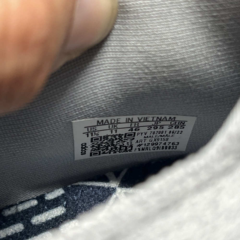 Adidas UltraBoost 22 Halo Silver/Shadow Navy/Linen Green GX9158 Men Sz 11.5 - Picture 12 of 12